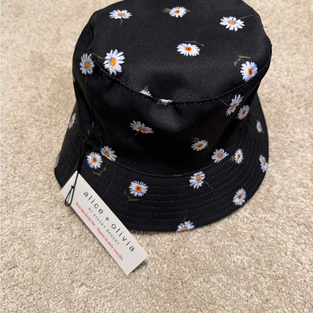 Alice + Olivia Black Daisy reversible Bucket Hat